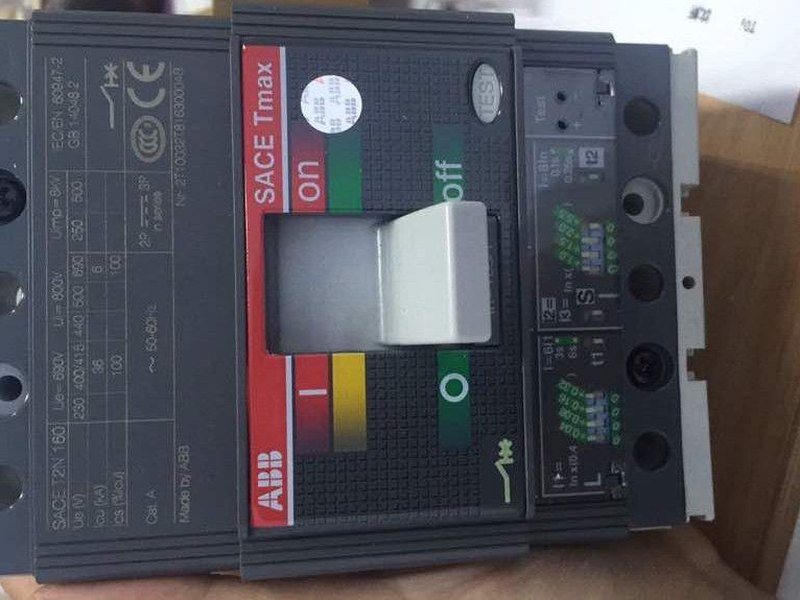 High Quality ABB SACE Tmax Molded Case Circuit Breaker Reference for Industrial Low Voltage Power Distribution Buyers